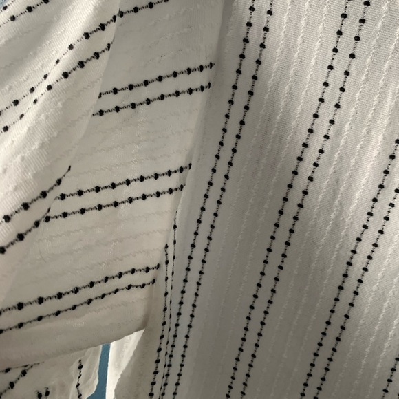 Anthropologie W5 ruffle sleeve top size m - Picture 3 of 3